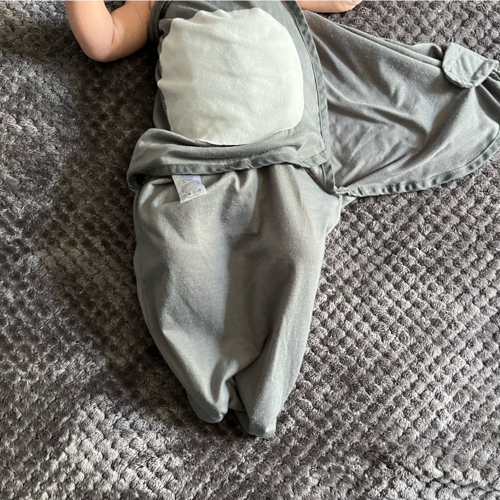 Baby unisex snuggly